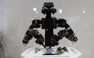 日立が開発したヒューマノイドの試作品