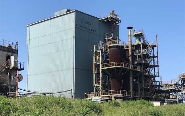 鉄鋼各社は脱炭素技術で連携する（千葉県にあるＮＥＤＯの水素製鉄設備）
