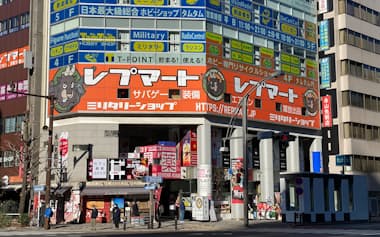 年間4億円を売り上げるミリタリーグッズ販売店「レプマート秋葉原店」(東京都千代田区)=デジスト提供