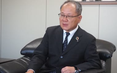 神戸製鋼所で財務を担当する木本取締役は機械系事業に経営資源を振り向ける方針を示した