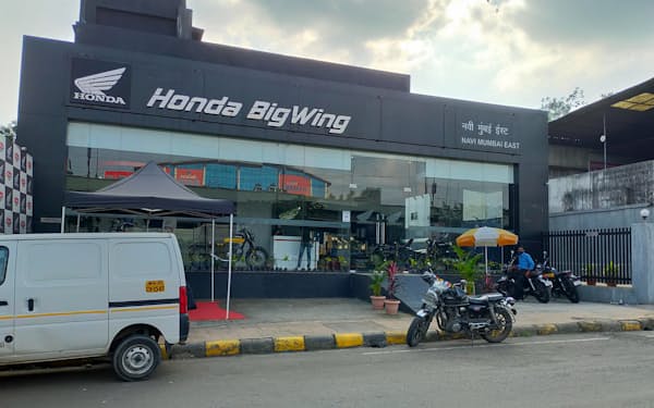 ホンダの販売店（インド・ムンバイ近郊）