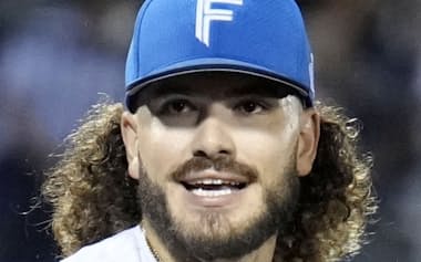 コディ・ポンセ=共同