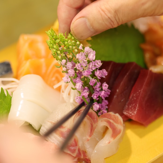 刺し身飾りのピンクの花穂 食材に 愛知の若手農家提案 日本経済新聞 刺し身飾りのピンクの花穂 食材に 愛知の若手農家提案 日本経済新聞