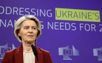 ロシアの凍結資産活用について説明するEUのフォンデアライエン欧州委員長(3日、ブリュッセル)=ロイター
