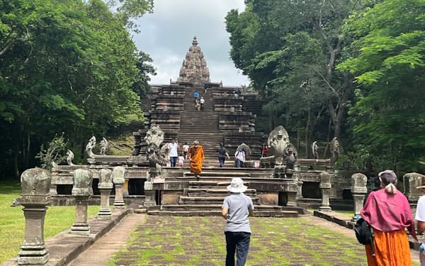 タイ経済の復興には観光業の回復が欠かせない（７月、タイ東北部ブリーラム県のパノムルン歴史公園）