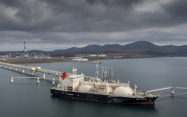 ロシアの石油・天然ガス開発事業「サハリン2」の液化天然ガス（LNG）は国内の電力・ガス会社が購入している＝ＡＰ