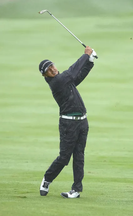 セガサミー杯ゴルフ 岩田寛が首位浮上 第3日 日本経済新聞 セガサミー杯ゴルフ 岩田寛が首位浮上 第3日 日本経済新聞