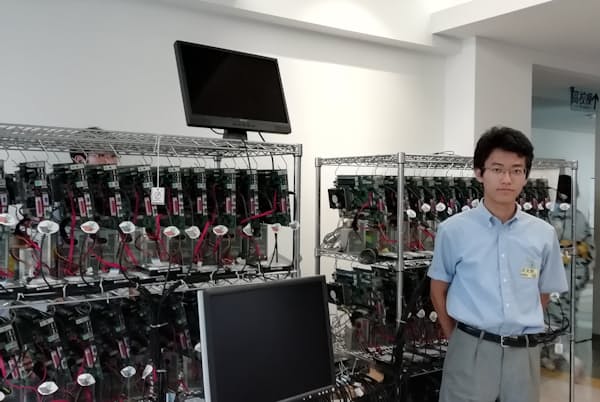 渋幕高校で廃棄PCからスパコンを製作した大屋さん 渋幕高校で廃棄PCからスパコンを製作した大屋さん