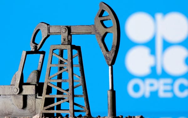 サウジのアブドルアジズ・エネルギー相はＯＰＥＣプラスが原油価格の下落を背景に減産に動く可能性を示唆した＝ロイター