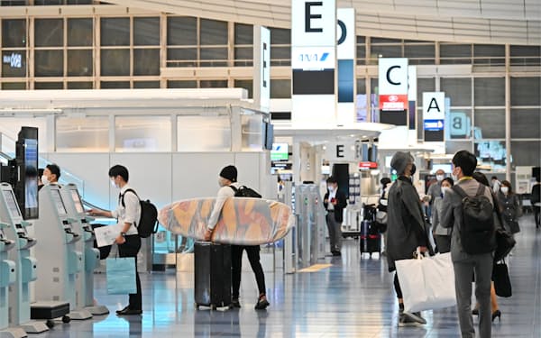 日本の水際対策は主要７カ国で最も厳しい（4月、羽田空港）
