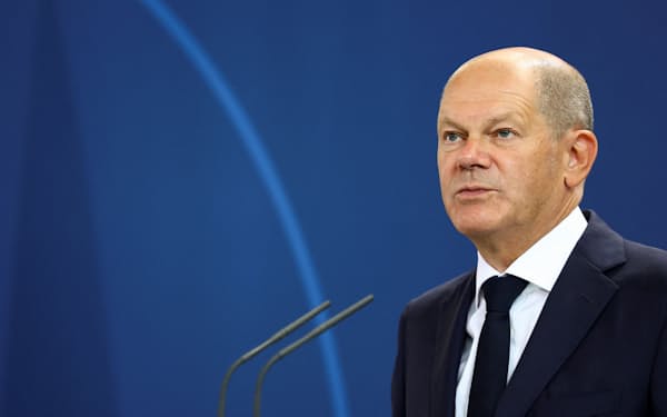 German Chancellor Olaf Scholz gives a press statement about the gas levy at the Chancellery in Berlin, Germany August 18, 2022. REUTERS/Lisi Niesner