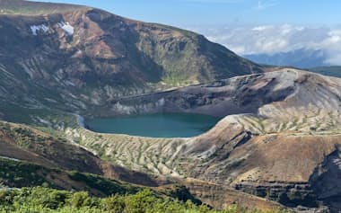 蔵王連峰周辺での風力発電所の開発計画は周辺住民からの強い反発があった(7月、宮城県蔵王町)