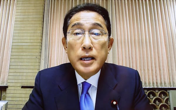 旧統一教会との関係などについてオンラインで説明する岸田首相（24日、首相官邸）