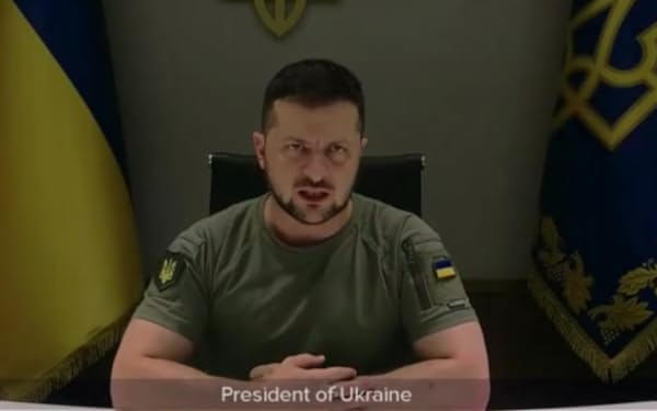ウクライナのゼレンスキー大統領は24日の安保理での演説で「ロシアはウクライナに対する侵略の罪に責任を負わなければならない」と訴えた＝動画から撮影
