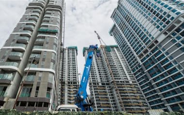 ハノイやホーチミンの中間層は、不動産開発業者が高級住宅の建設に過度に注力するなかで、住宅購入がより困難になっている