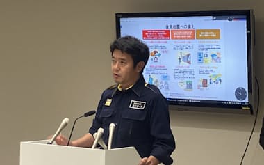 災害対策本部会議後に記者会見する青森県の宮下知事(9日、青森県庁)