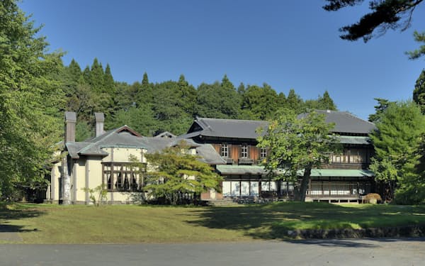 旧渋沢邸は青森県から東京都内への移築が進んでいる（移築前の旧渋沢邸、青森県六戸町）