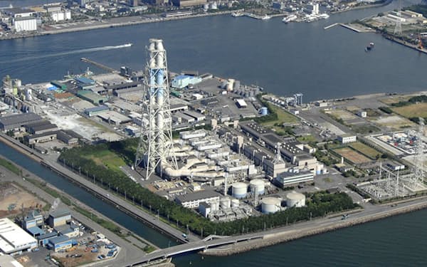 関西電力は姫路第一発電所などで水素と天然ガスを混焼させる（兵庫県姫路市）