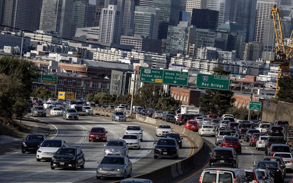 米国ではガソリン車への規制が厳しくなっている（写真はカリフォルニア州サンフランシスコ）＝ロイター