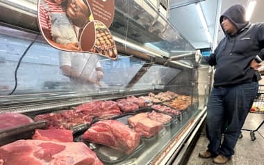 スーパーの食肉売り場(11月、サンパウロ市内)