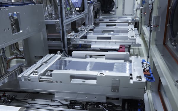 日産は追浜工場（神奈川県横須賀市）内の研究所に全固体電池の試作設備を設けた