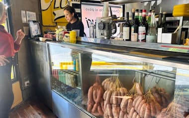 都心部で営業する飲食店(10月、ブエノスアイレス)