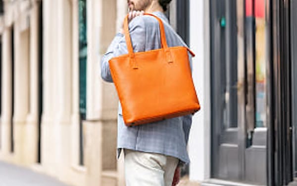 【史上最軽量級】大人の艶革トート