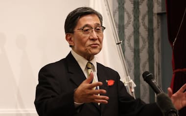 京都基本構想について説明する京都市の松井孝治市長(12日、京都市役所)