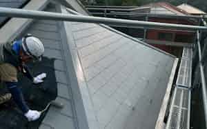 屋根の再塗装や修理など修繕費が高騰している 屋根の再塗装や修理など修繕費が高騰している