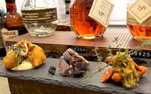 ナッツ、マシュマロ、チョコレートといぶりがっこを合わせた斬新なメニュー開発も進む=AIKS提供 ナッツ、マシュマロ、チョコレートといぶりがっこを合わせた斬新なメニュー開発も進む=AIKS提供