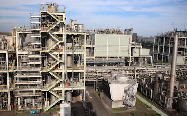 川崎市の工場の年間処理能力はペットボトル約10億本分にあたる2万2000トンだ