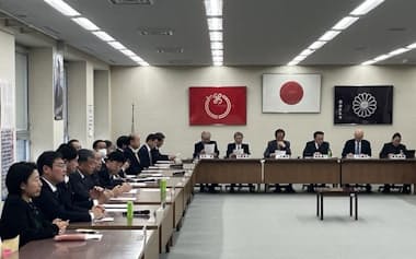 自民党新潟県議団は緊急党議を開いた(16日、新潟市)