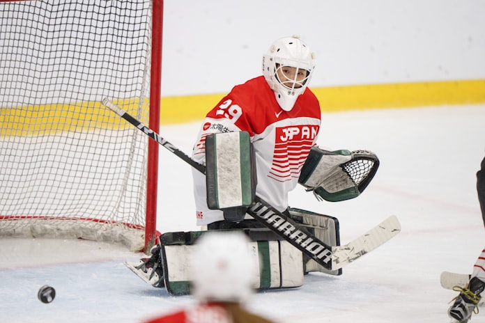 アイスホッケー日本女子に新星 Gk増原海夕とfw伊藤麻琴 日本経済新聞 アイスホッケー日本女子に新星 Gk増原海夕とfw伊藤麻琴 日本経済新聞
