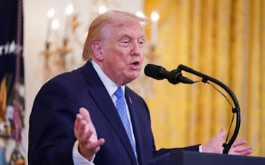 トランプ氏はマドゥロ政権への強硬姿勢を強めている(16日、米ワシントンのホワイトハウス)=ロイター