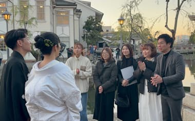 倉敷美観地区の視察では新郎新婦と話す機会も設けた
