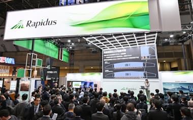 「セミコン・ジャパン2025」に出展したラピダスのブース(17日、東京都江東区)