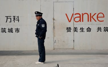 中国不動産大手、万科集団の工事現場(17年、上海)=ロイター