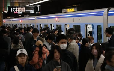 年越し前後も多くの地下鉄利用が見込まれる(福岡市地下鉄空港線の天神駅)