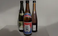 稲とアガベの売れ筋トップはクラフトサケ「交酒 花風」(中央)