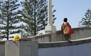 テロを実行した親子がユダヤ人に狙いを定めて銃を乱射した歩道橋(19日、ボンダイビーチ) テロを実行した親子がユダヤ人に狙いを定めて銃を乱射した歩道橋(19日、ボンダイビーチ)