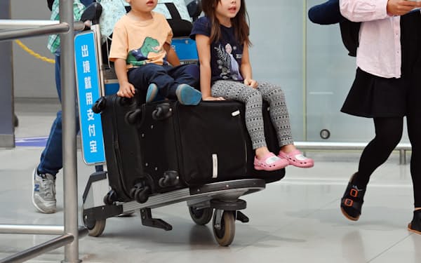 関西国際空港の国際線旅客数はコロナ禍前に遠く及ばない（7月）