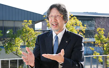 坂口氏は「なぜ働くのか」とスタッフらに問い続けた