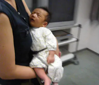 抱っこ歩き5分 で赤ちゃん寝付きやすく 理研など 日本経済新聞 抱っこ歩き5分 で赤ちゃん寝付きやすく 理研など 日本経済新聞