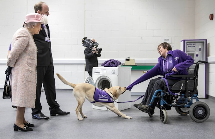 エリザベス女王の70年 英王室と社会支えた変化の努力 日本経済新聞 エリザベス女王の70年 英王室と社会支えた変化の努力 日本経済新聞
