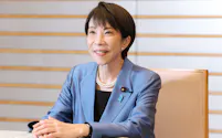 日本経済新聞のインタビューに答える高市首相(23日、首相官邸)
