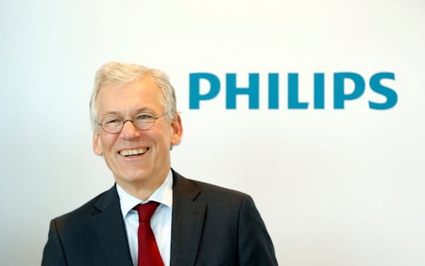 10月に退任するフィリップスのフランス・ファン・ホーテンＣＥＯ（2019年、アムステルダム）＝ロイター