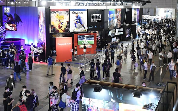 開幕した「東京ゲームショウ2022」。一般向けには3年ぶりのリアル会場での開催となる（15日、千葉市の幕張メッセ）