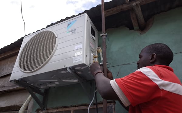 ダイキン工業はWASSHAと組み、タンザニアで省エネ型エアコンの設置を進める