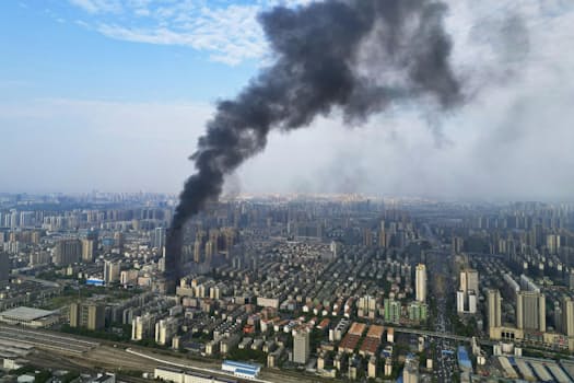 中国高層ビルで大規模火災 湖南省長沙 けが人なし 日本経済新聞 中国高層ビルで大規模火災 湖南省長沙 けが人なし 日本経済新聞