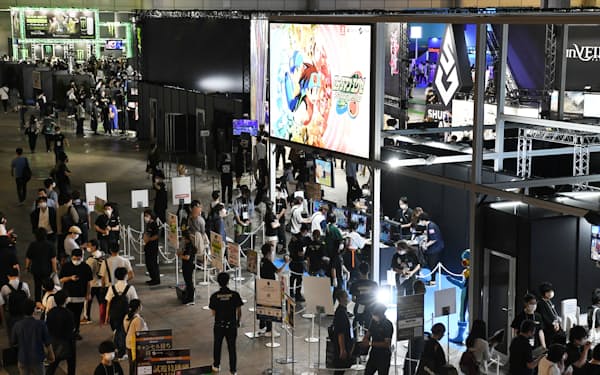 東京ゲームショウ 2022では、新作ゲームの展示に待機列が2時間待ちになる場面もあった。(15日、千葉市の幕張メッセ)